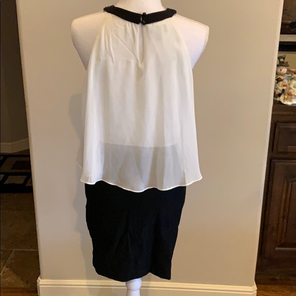 Dress - Picture 2 of 5